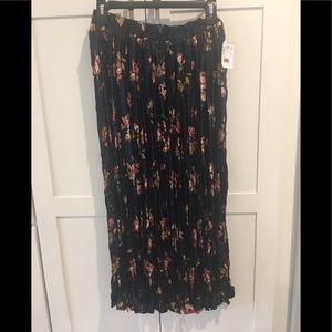 Vintage floral pleated skirt